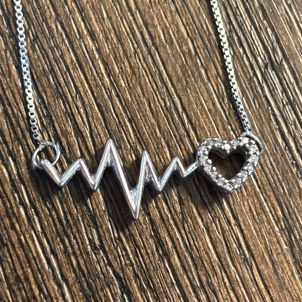 Silver heartbeat necklace